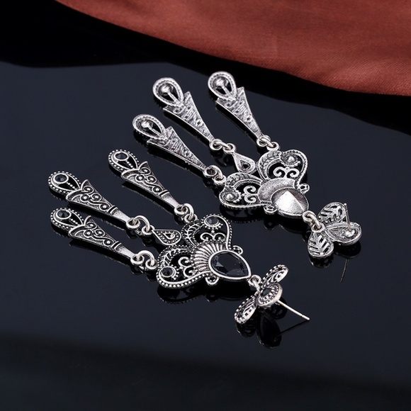 *TORI* Gold Geometric Chandelier Fashion Earrings - Picture 6 of 6